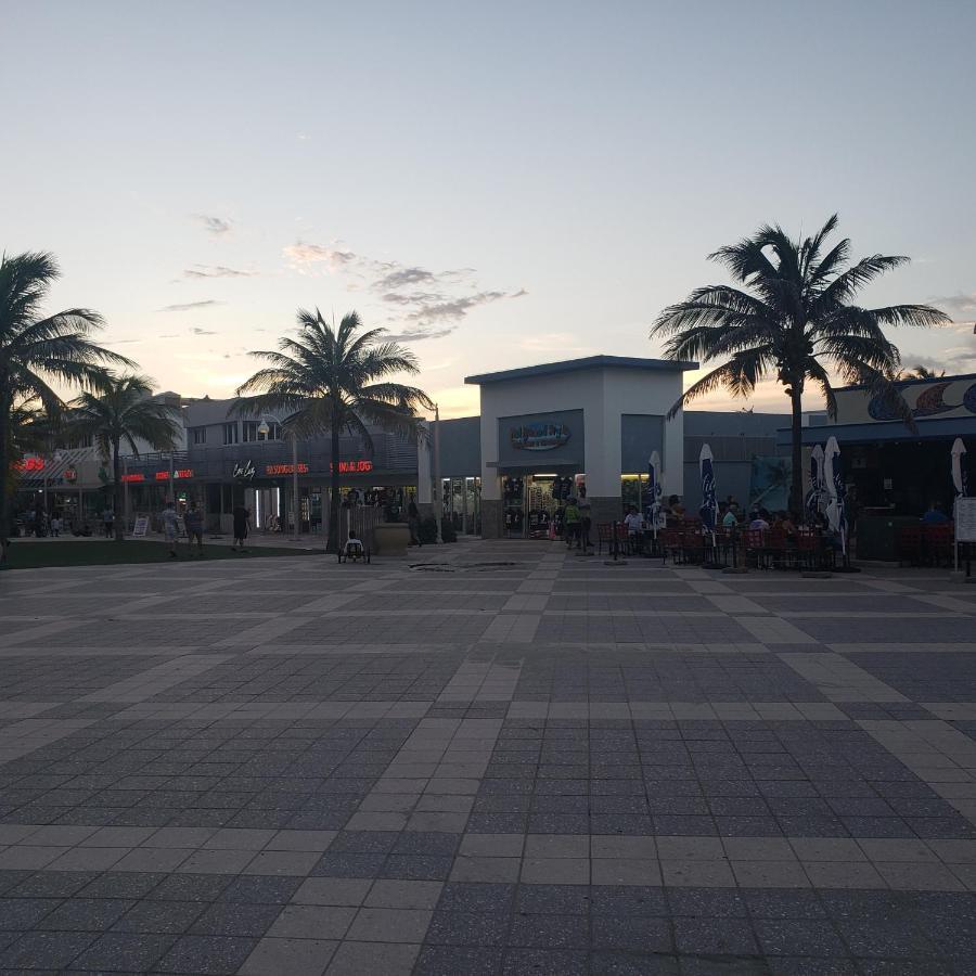 Historic Hollywood Beach Hotel Exterior photo