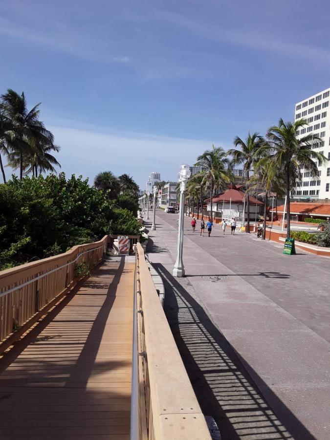 Historic Hollywood Beach Hotel Exterior photo