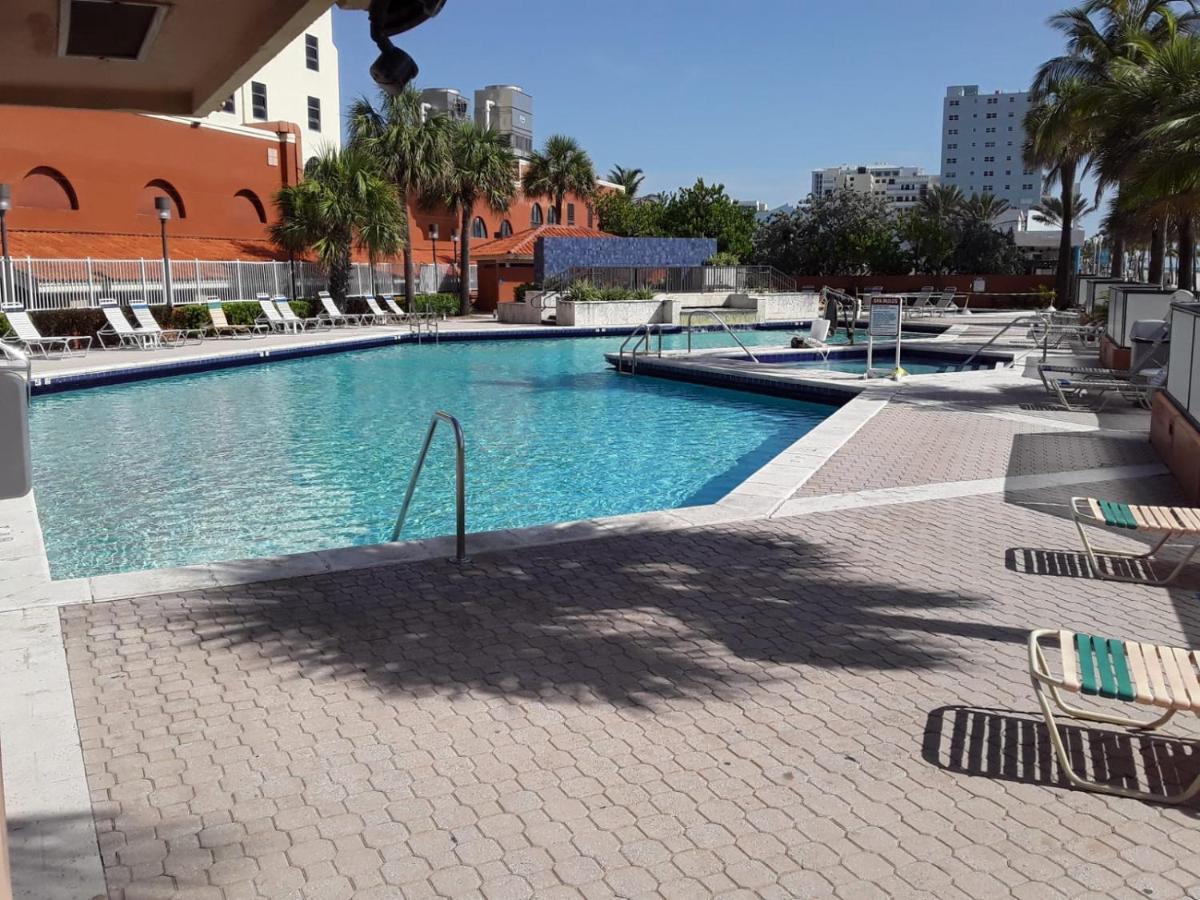 Historic Hollywood Beach Hotel Exterior photo