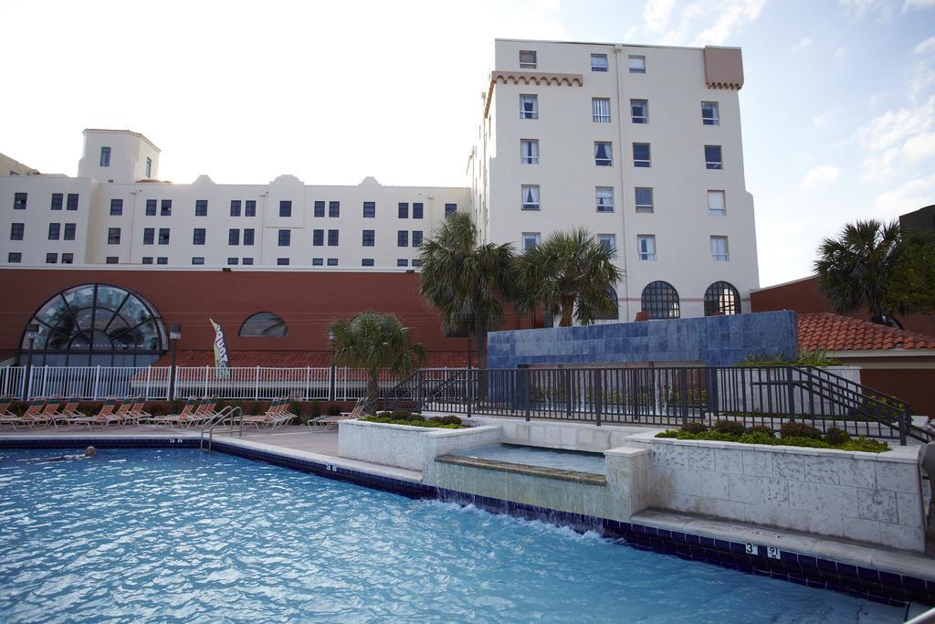 Historic Hollywood Beach Hotel Exterior photo