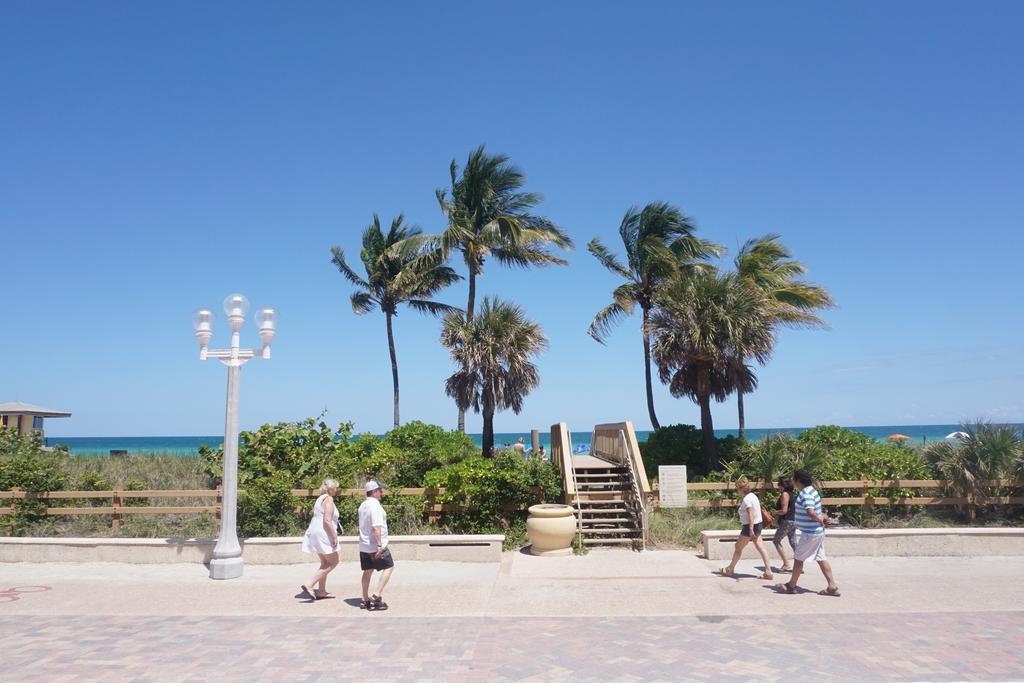 Historic Hollywood Beach Hotel Exterior photo