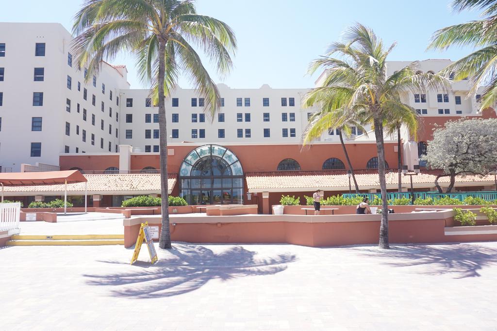 Historic Hollywood Beach Hotel Exterior photo